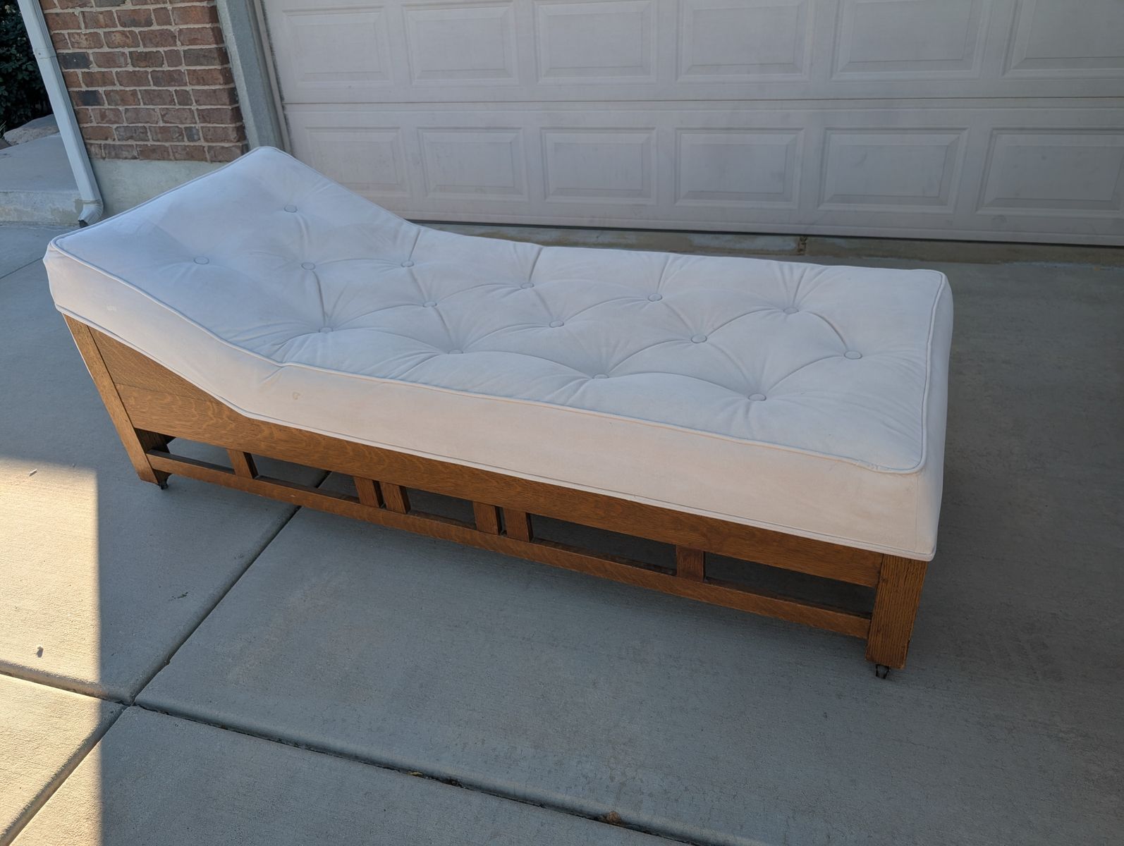 Unique Fainting Couch