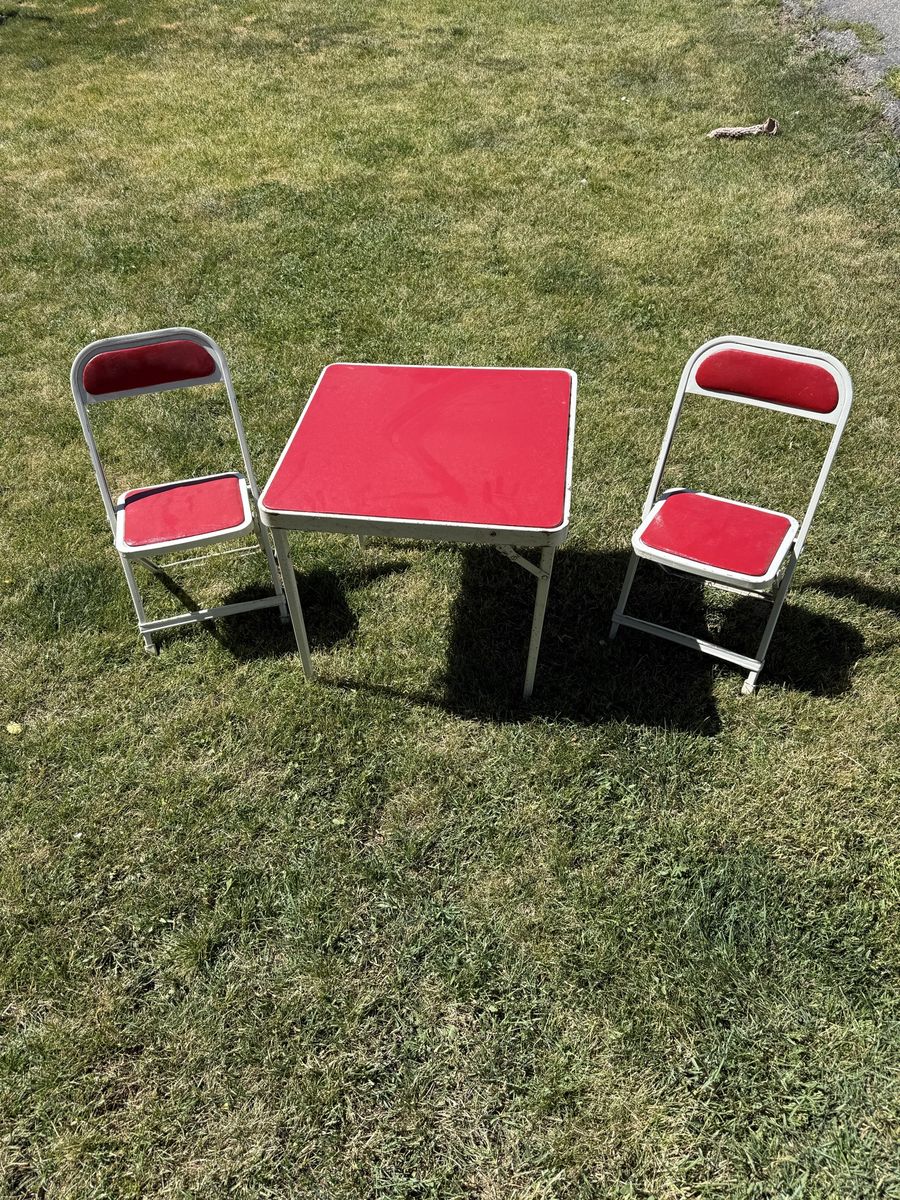VINTAGE Kids Table And Chairs