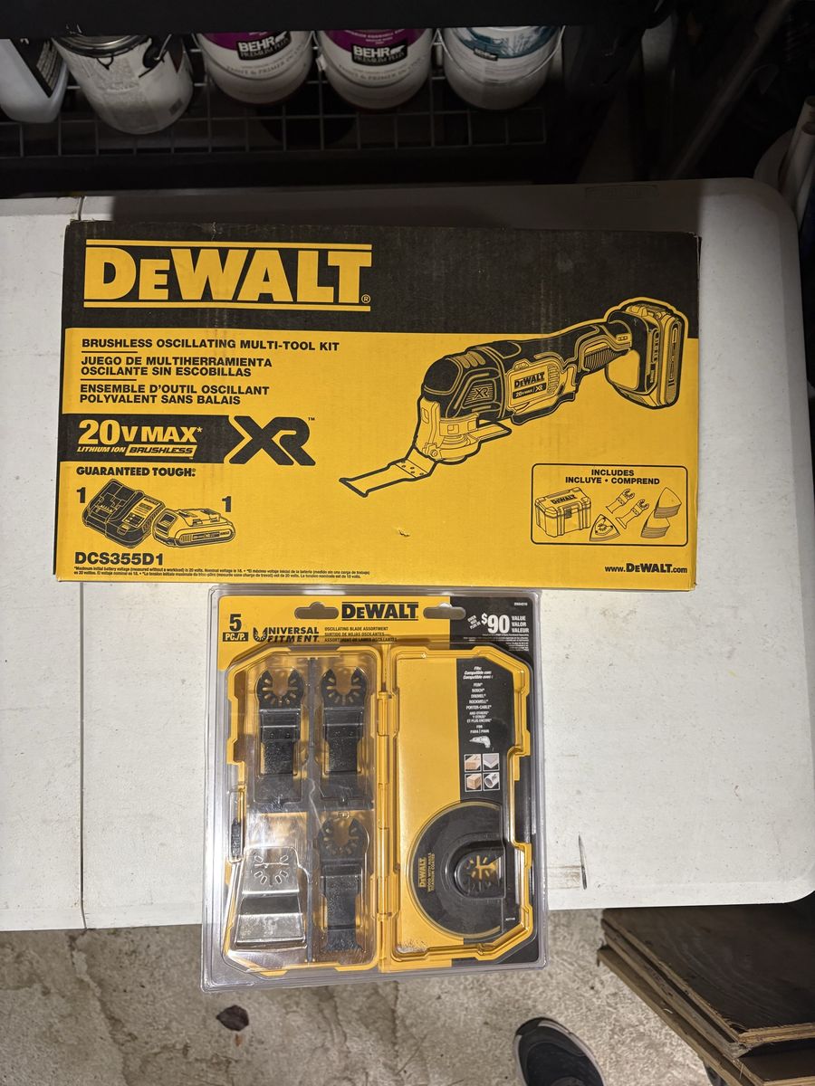 New in Box- DeWalt Oscillating Tool