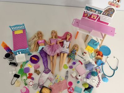 Barbie and accessories toy lot