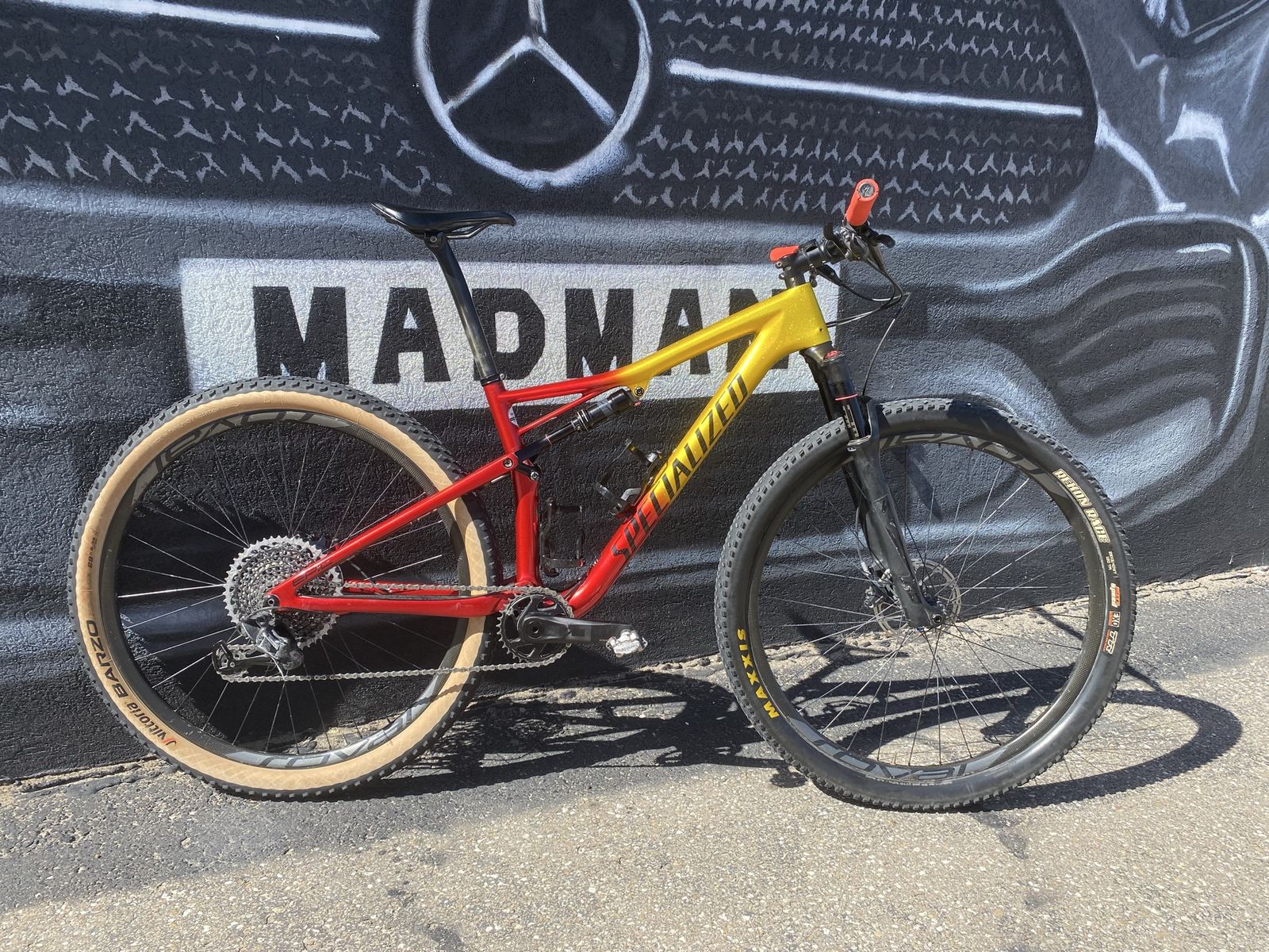 2018 Specialized Epic + Wahoo ELMT Bolt V2