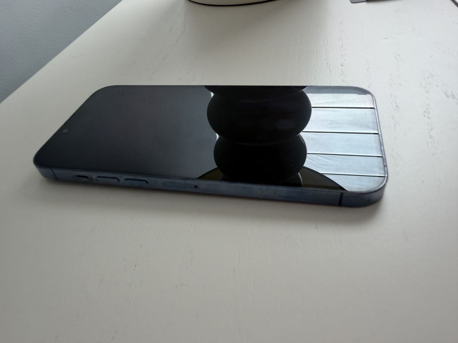 Main image 3