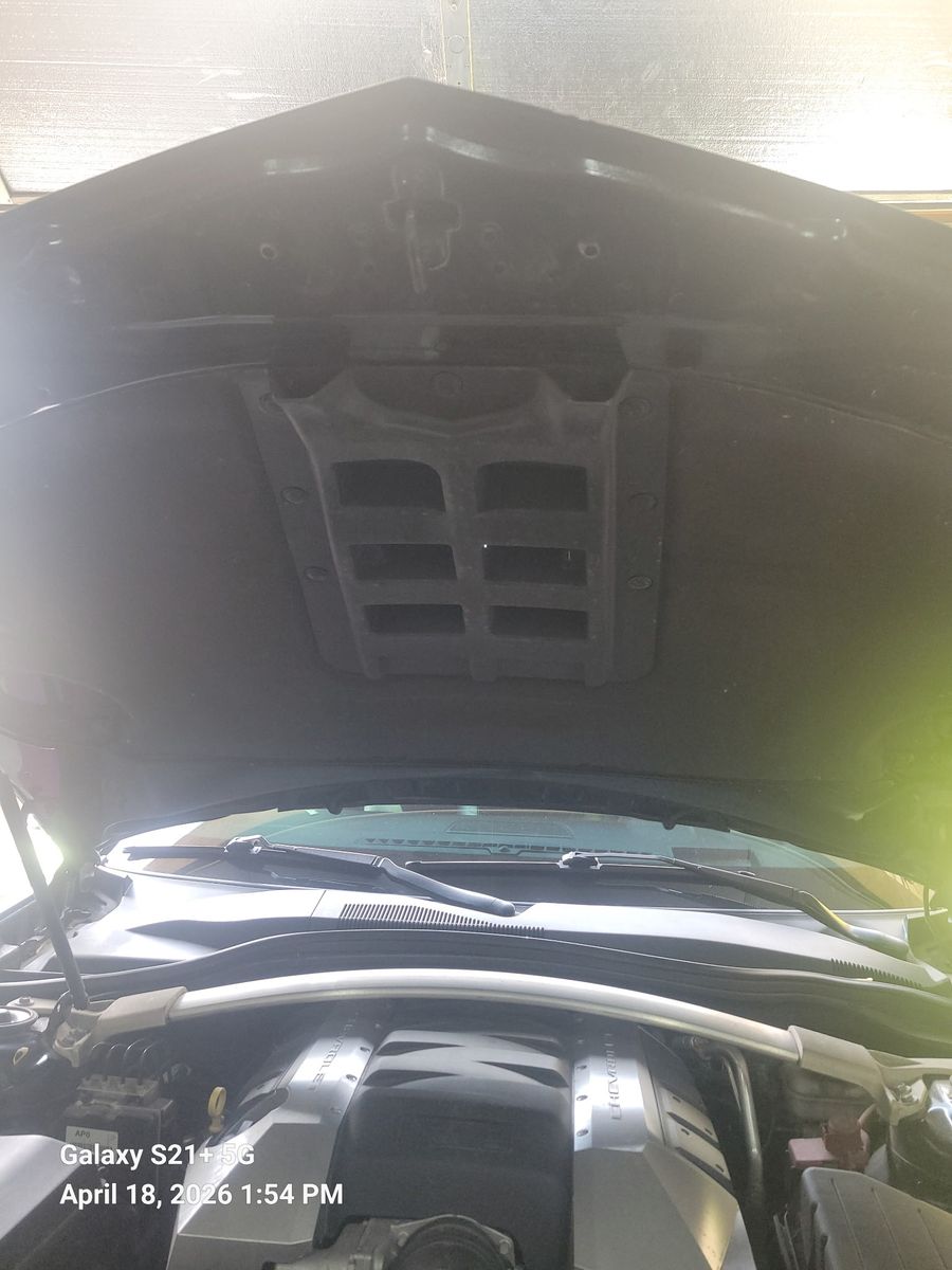 Chevy Camaro SS hood