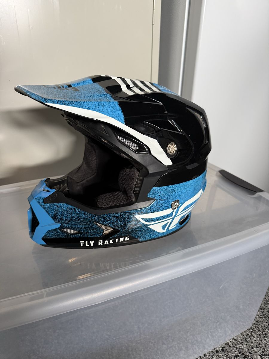 Fly Racing Toxin helmet MIPS - size small