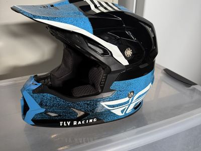 Fly Racing Toxin helmet MIPS - size small