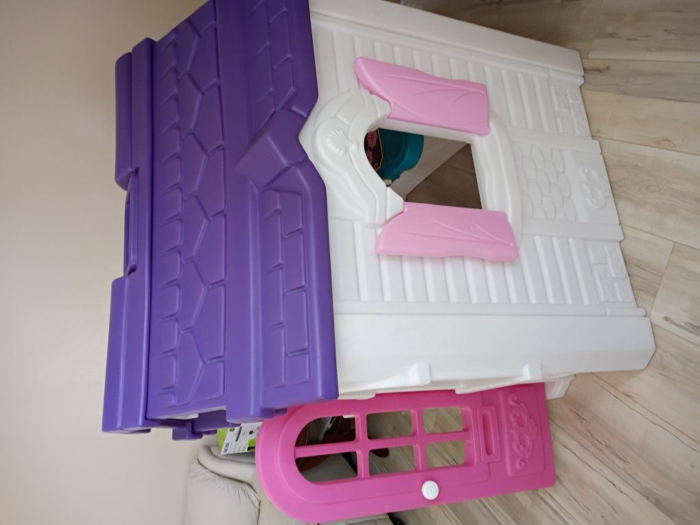 play House like new $100