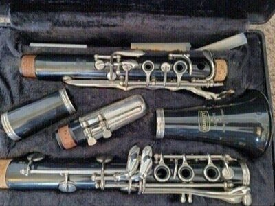 Bundy Clarinet with Warranty
