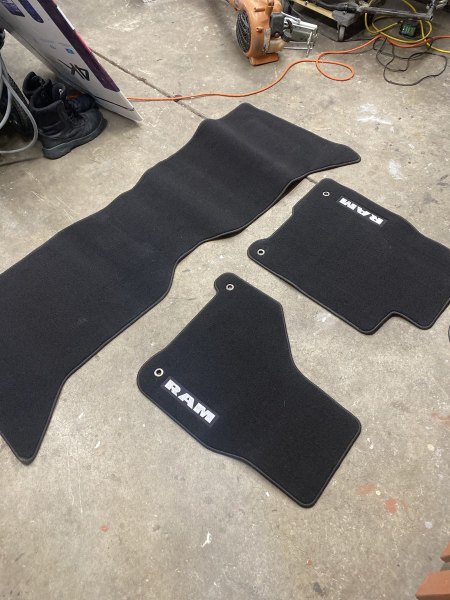 Ram 1500 floor mats