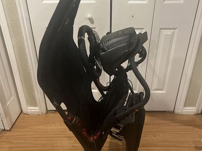 Logitech G920 Racing Wheel (XBOX Version) + Playseat Challenge