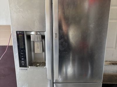 LG Side-by-Side Refrigerator with Door-in-Door, Ice maker and water dispenser