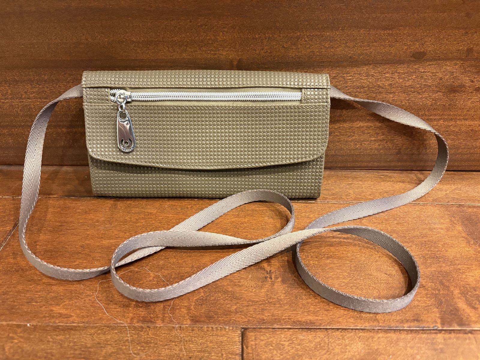 Like New Urban Oxide Mini Crossbody Purse