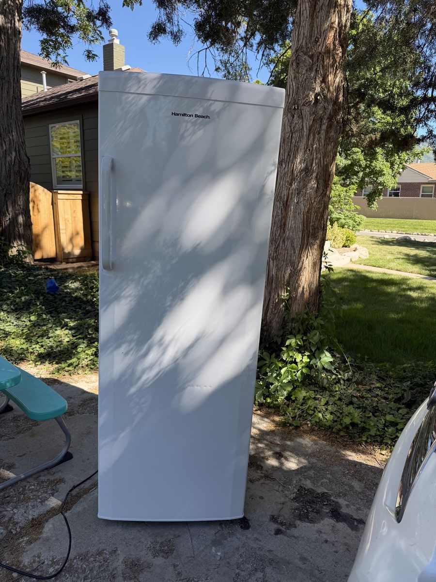 Upright freezer