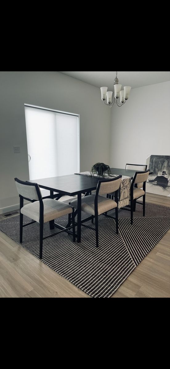 Dining table Seats Up To 8