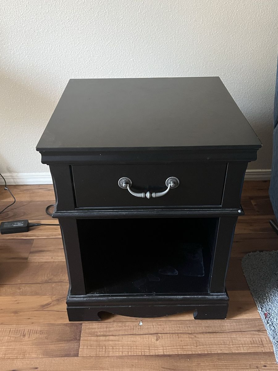 Wooden Nightstand w/ drawer and storage