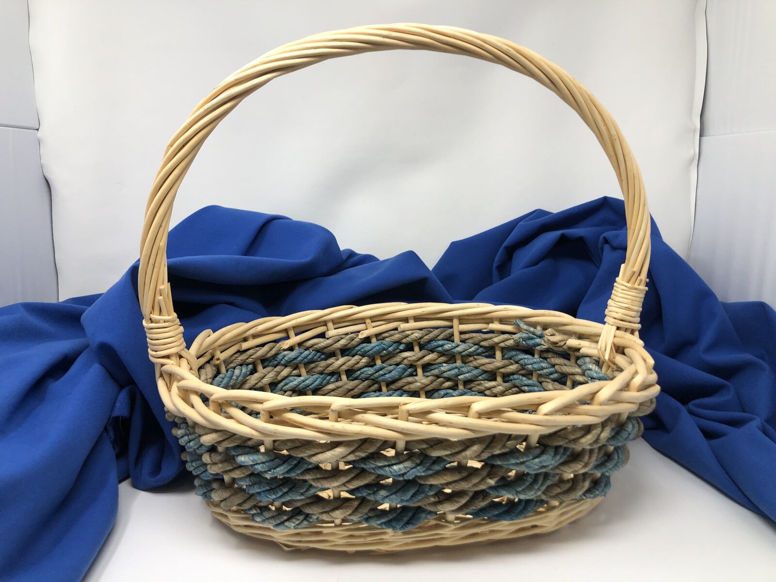 Large Sturdy Oval Shaped 2 Color Wicker Basket With Handle
