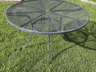 Vintage Woodard Pinecrest Round Patio Table