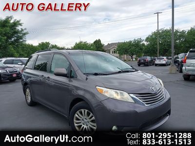 2013 Toyota Sienna XLE 8-Passenger