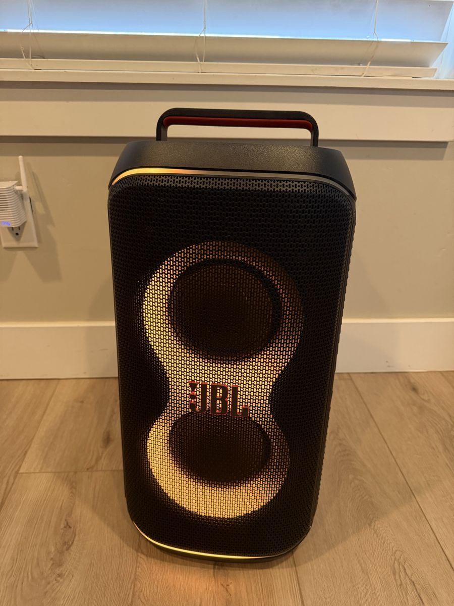 Jbl partybox club 120 Bluetooth speaker w mic