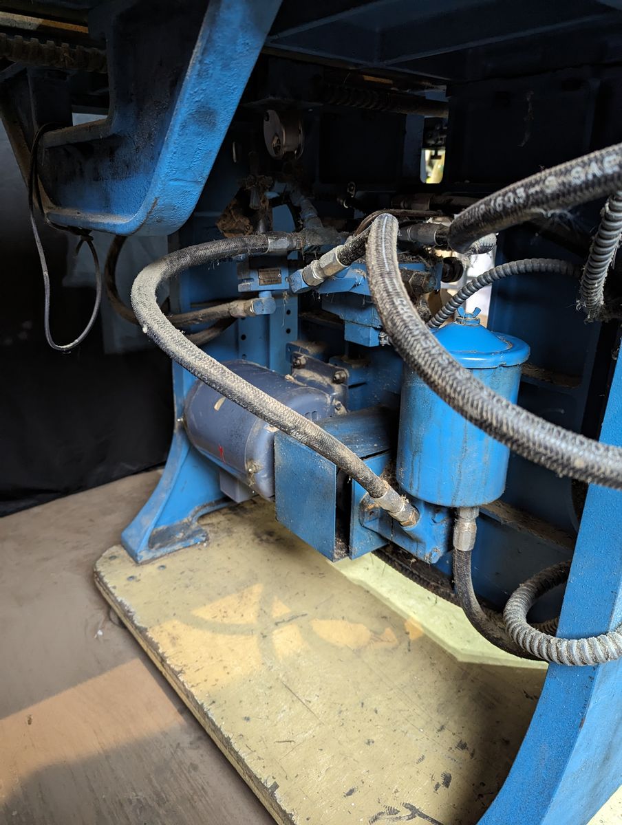 Main image 10