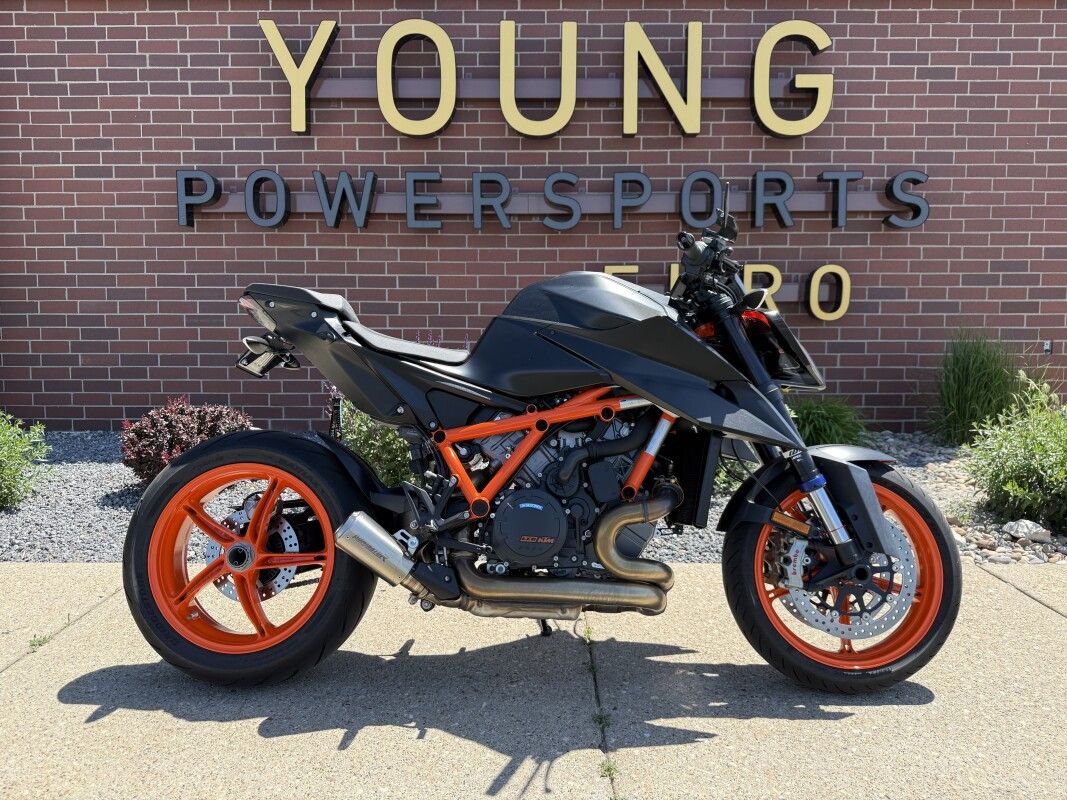 2022 KTM 1290 Super Duke R EVO