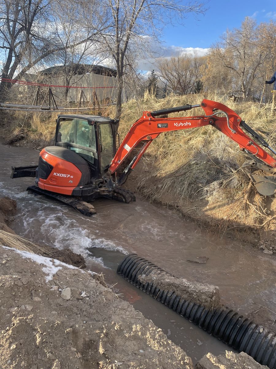 EXCAVATOR FOR RENT KX057-5