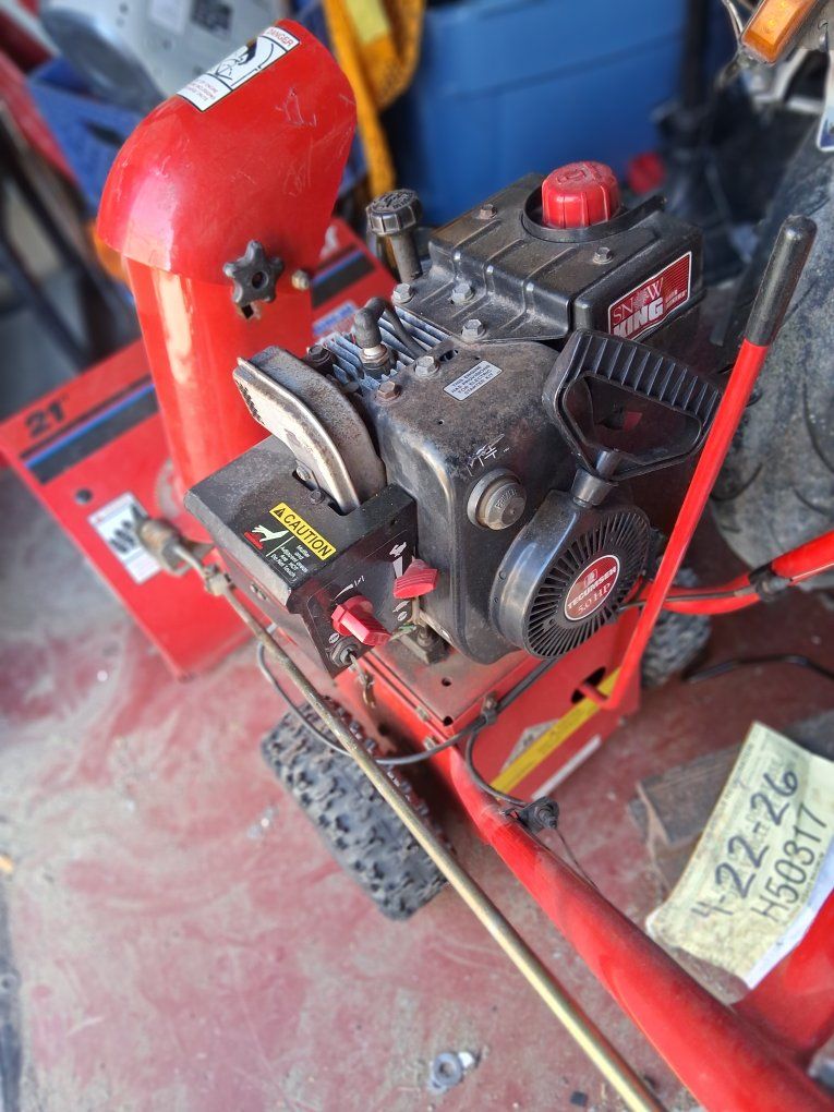 Troy-Bilt 21" Snow King Single-Stage Gas Snow Blower - Red, Used