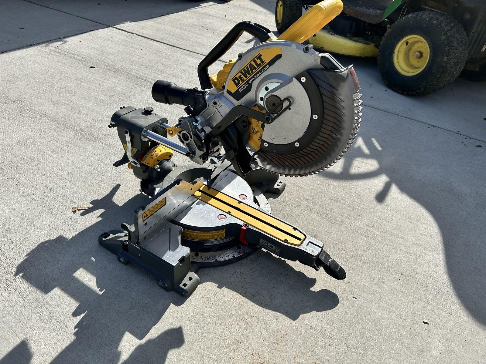 DeWalt 60 volt miter saw