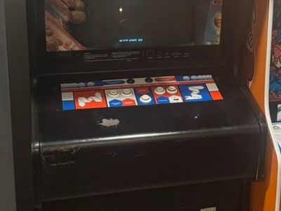 1979 Atari Upright Asteroids Arcade game