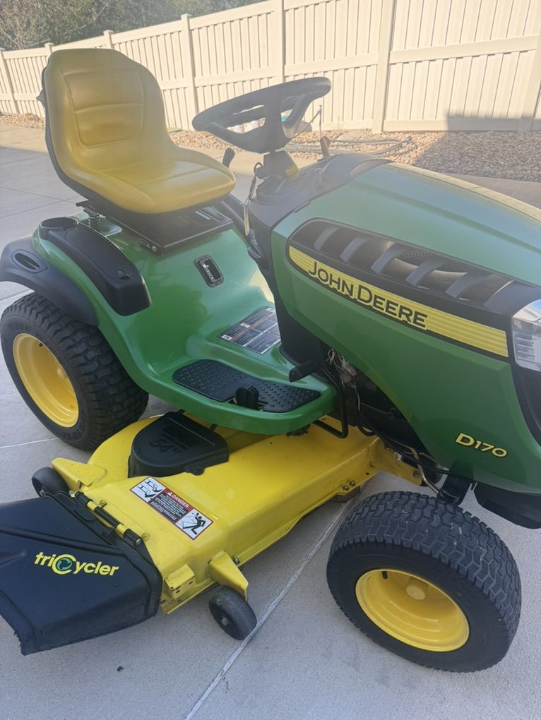 John Deere Riding Mower