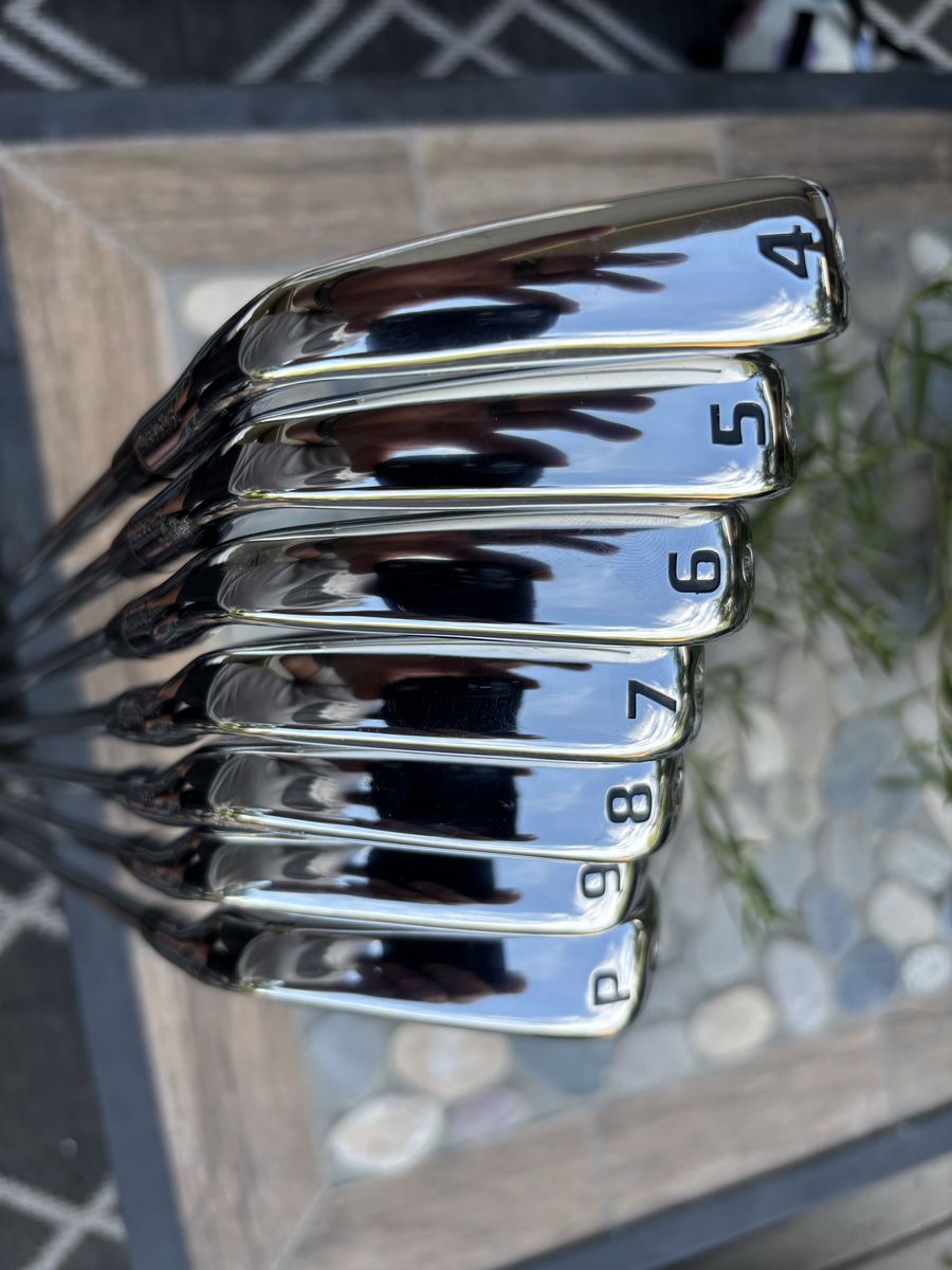 Kirkland Signature 4-P Golf Irons Set, Elevate 115 R Flex