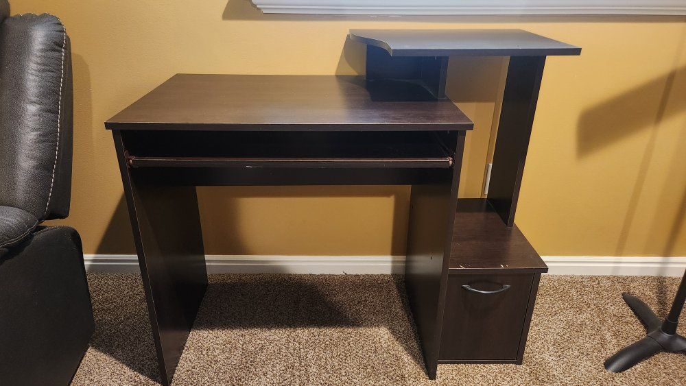 Sauder Computer Desk