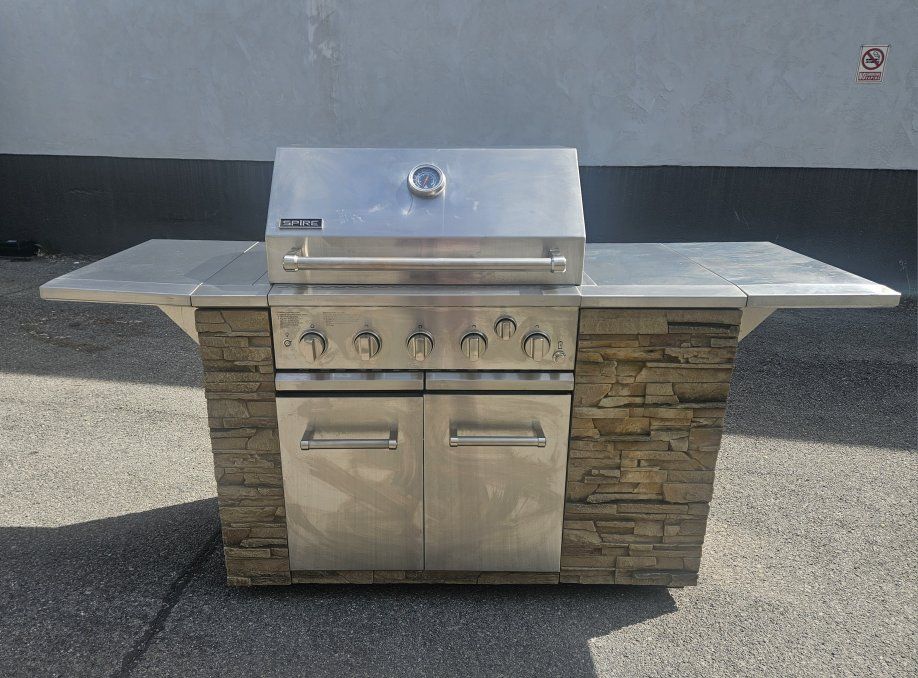 Spire 5-Burner Built-In Propane Grill Island