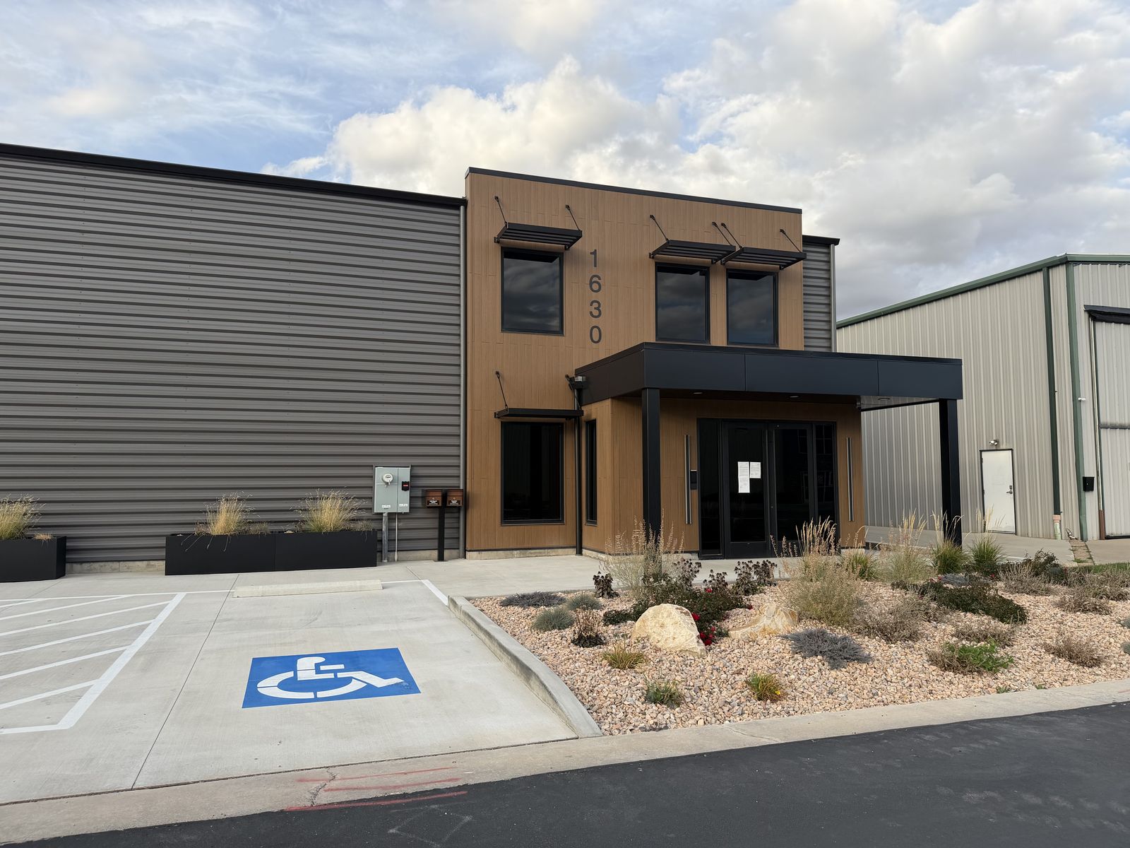 Office Space in Woods Cross For Rent