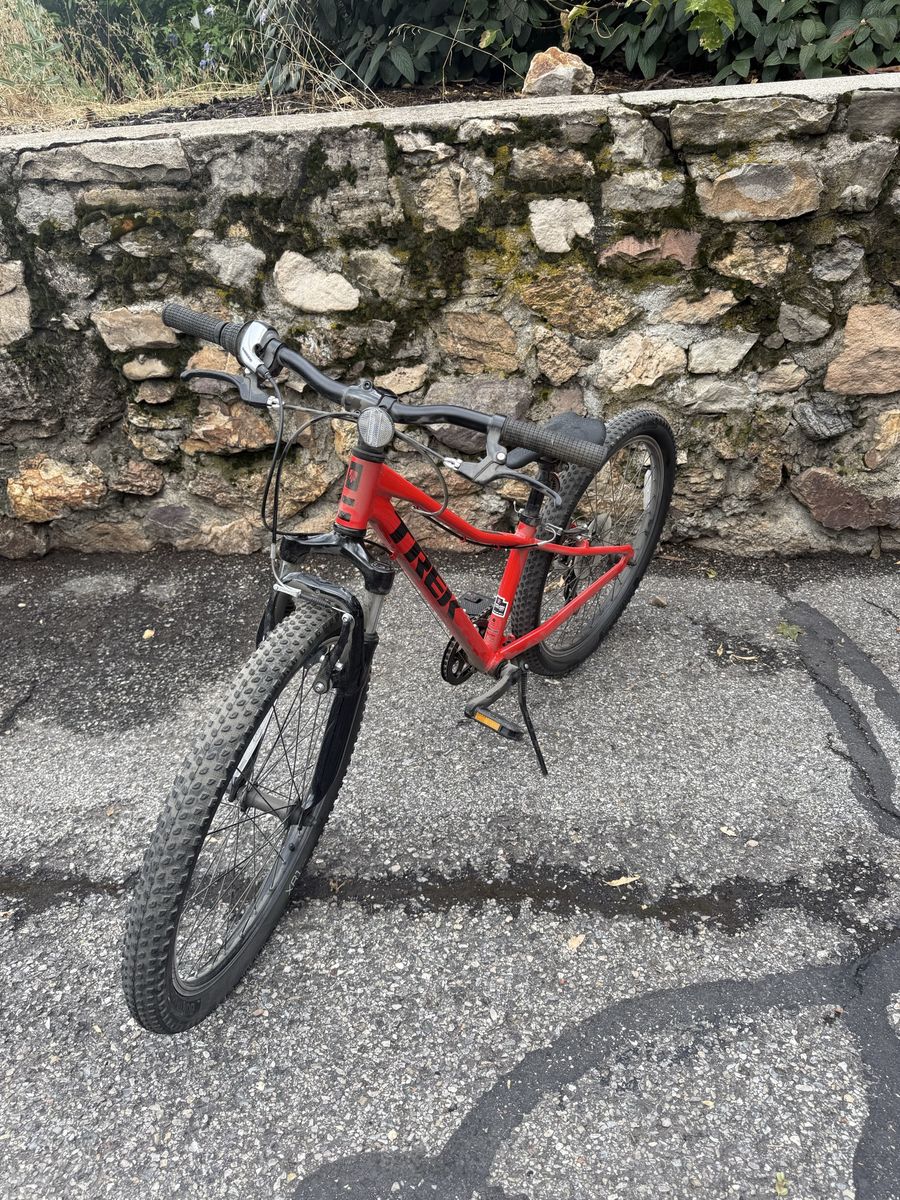 Trek Mountain Bike Red Hardtail Youth Kids Bicycle
