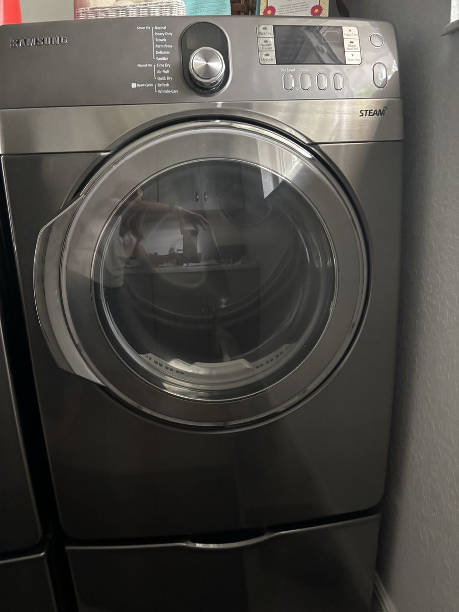 Samsung DV448AGP/XAA Front-Load electronic Gas Steam Dryer with Pedestal - Gray