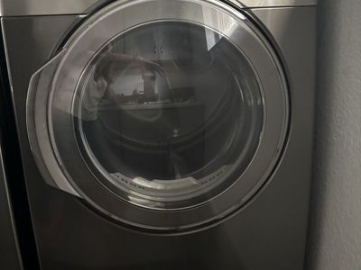 Samsung DV448AGP/XAA Front-Load electronic Gas Steam Dryer with Pedestal - Gray