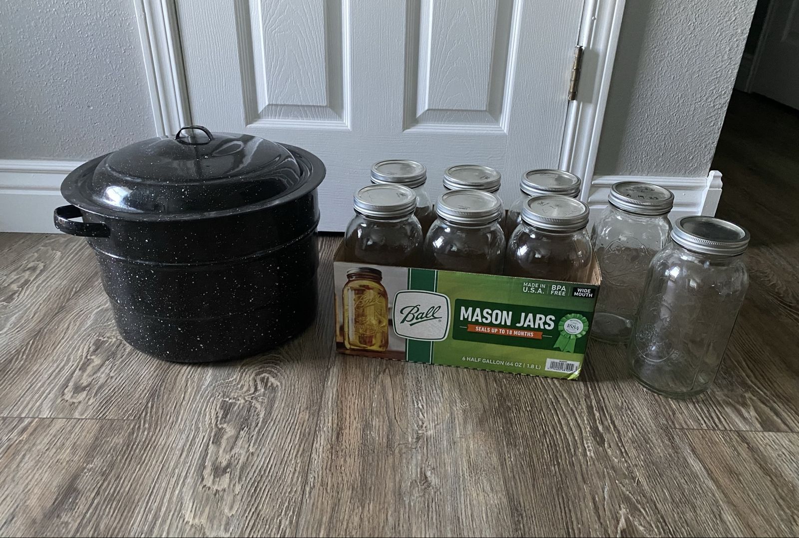 Graniteware Canning Pot With Lid And 8 Jars