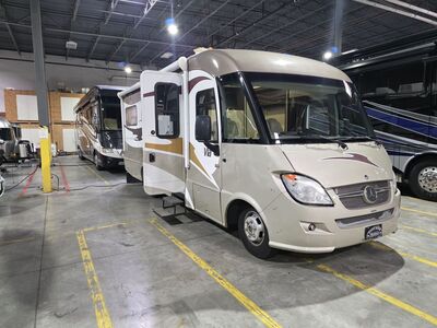 2012 Winnebago Via T