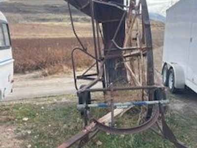 Ferris wheel hay loader