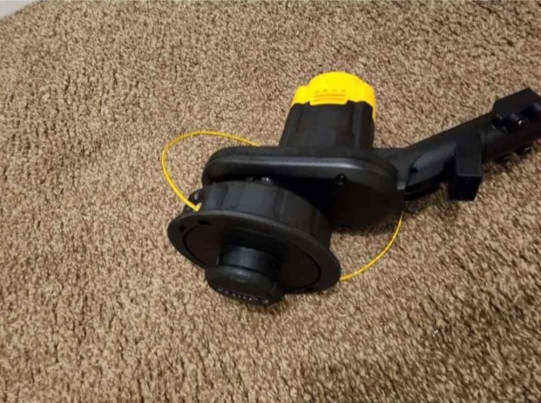 New Dewalt 20V MAX String Trimmer