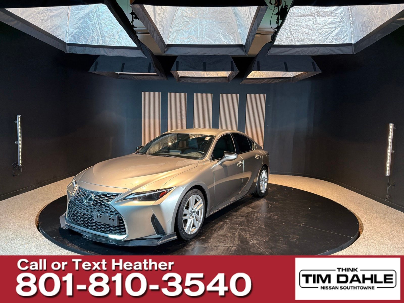 2022 Lexus IS Base