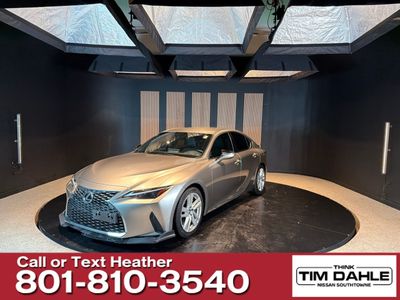 2022 Lexus IS Base