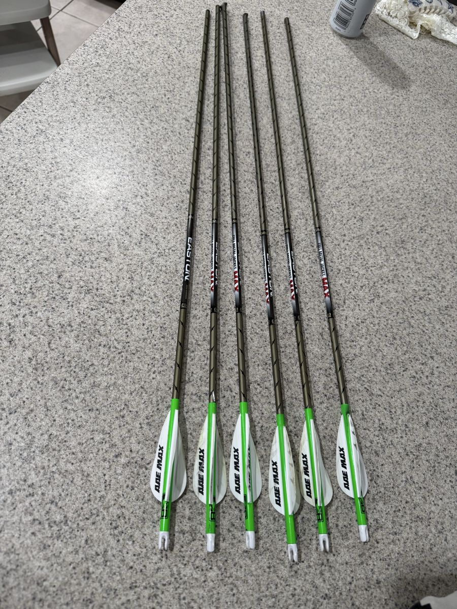 Easton FMJ Full Metal Jacket Arrows with AAE Max Vanes - Set of 6