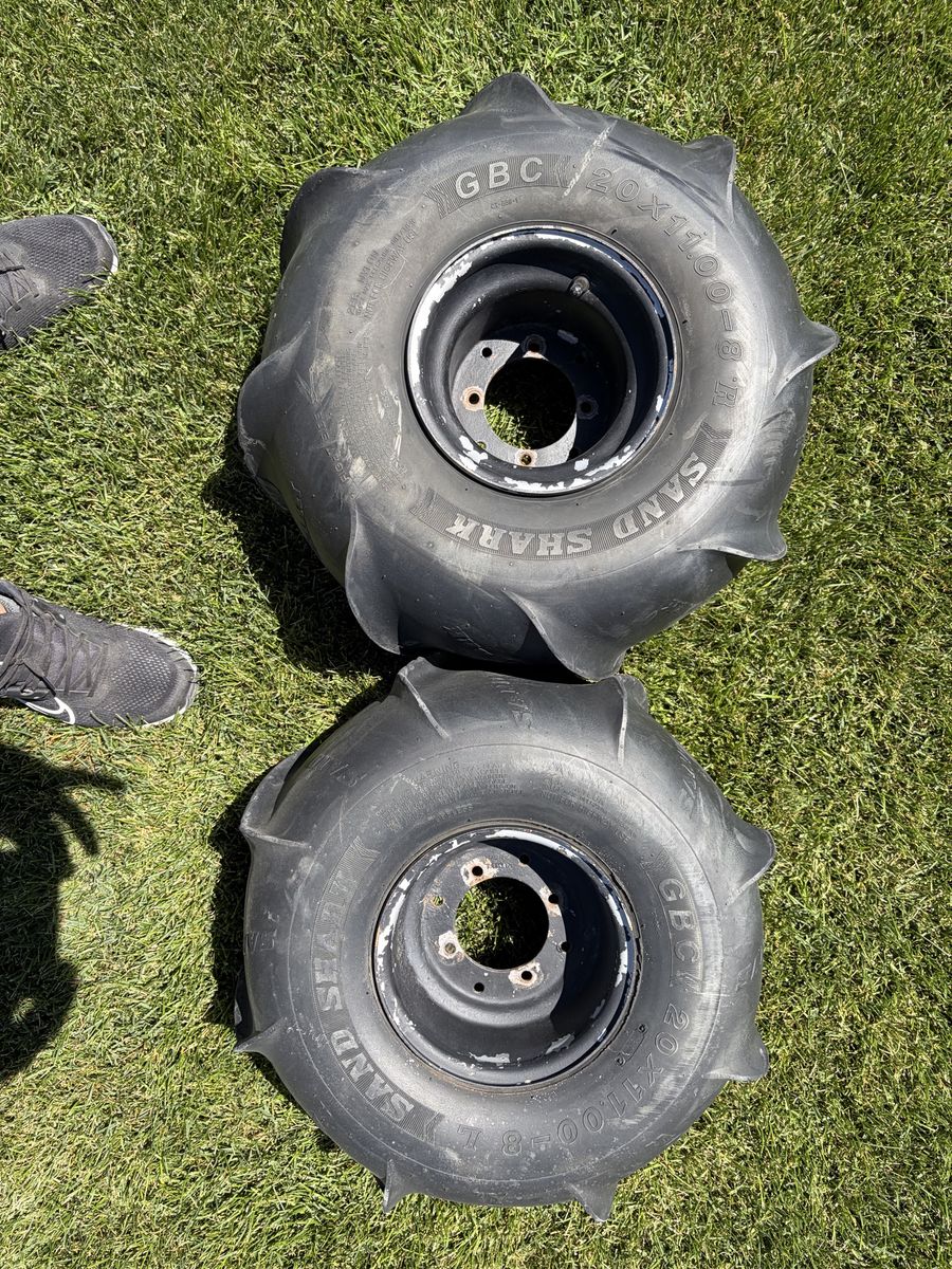 Paddle tires