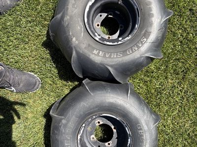 Paddle tires