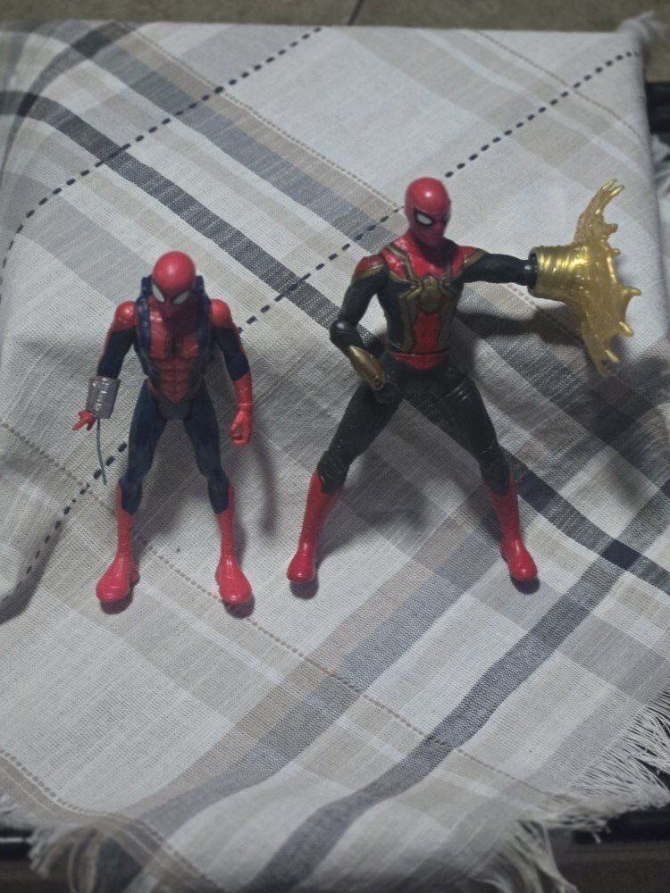 2 Spiderman Action Figures!