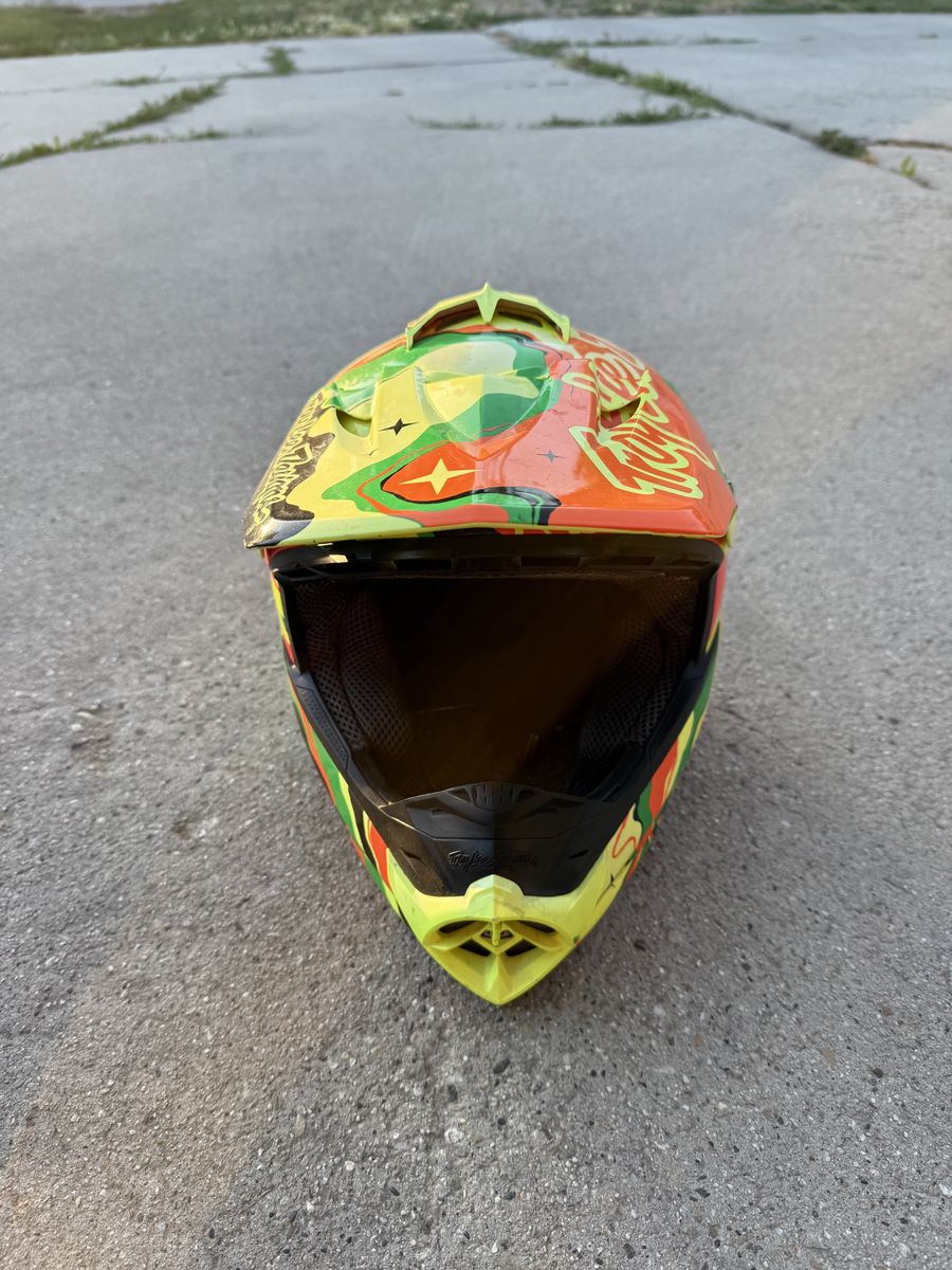 Troy Lee Designs Moto helmet