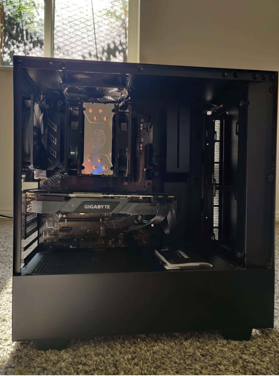 Gaming PC | $700 OBO | i7 9700K + 32GB 3200 | RTX 2080
