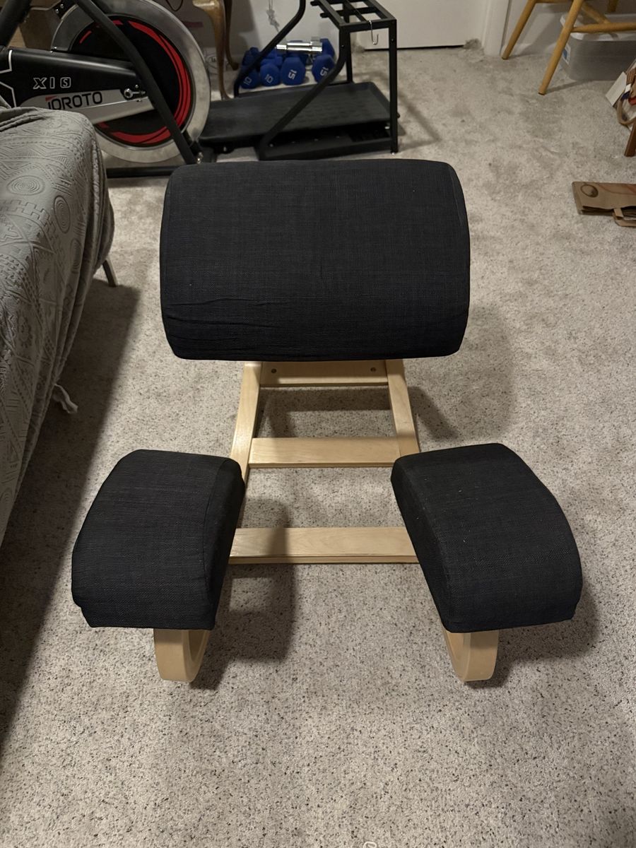 Sleekform kneeling chair
