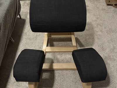 Sleekform kneeling chair